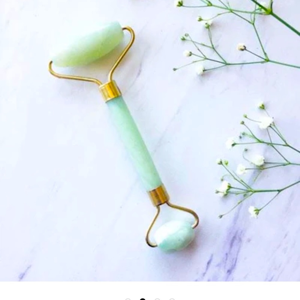 Jade Crystal face Roller by Pro Noir NEW in BOX - Picture 1 of 4